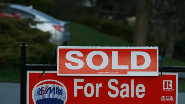 real-estate-for-sale-sign-20140616