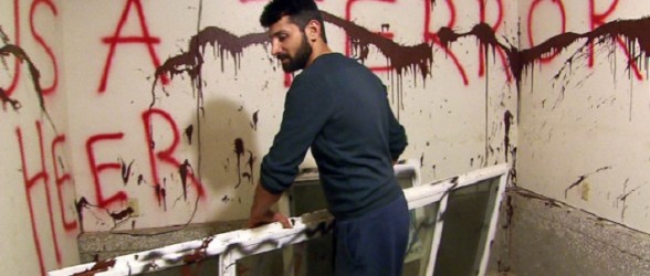 تخریب خانه پناهنده ایرانی در آمریکا با دیوار نوشته های نژادپرستانه(فیلم)
