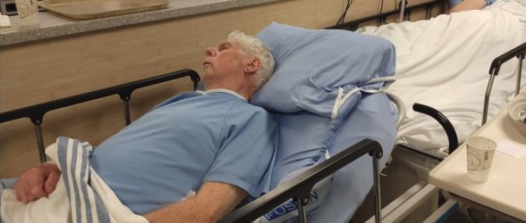 بیمار مسن بریتیش کلمبیایی پس از خونریزی مغزی، 4 شب را در راهروی بیمارستان گذراند