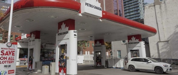 آیا می توانیم انتظار پایین رفتن قیمت بنزین را در کانادا داشته باشیم؟