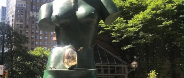 تخم‌مرغ طلایی مجسمه ۲.۸ میلیون دلاری سالوادور دالی در ونکوور به سرقت رفت