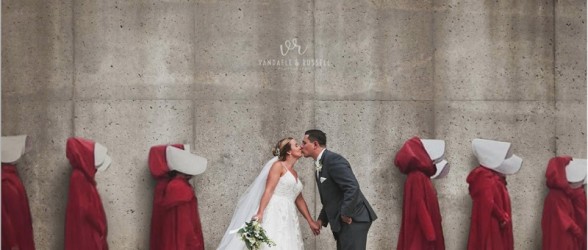عکس عروسی زوج کانادایی با الهام از سریال «داستان ندیمه» جنجالی شد