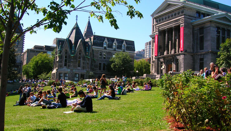 افزایش شهریه برخی دانشگاه‌های کانادا با وجود آنلاین شدن کلاس‌ها به خاطر کووید-19
