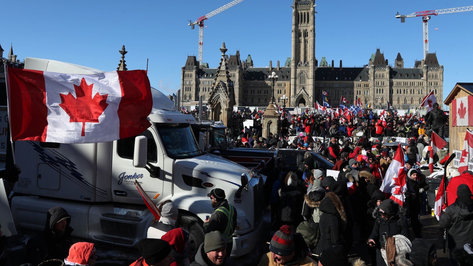 اکثریت کانادایی ها معتقدند اعتراضات کامیون داران  بر کاهش محدودیت ها از سوی دولتهای استانی موثر بود