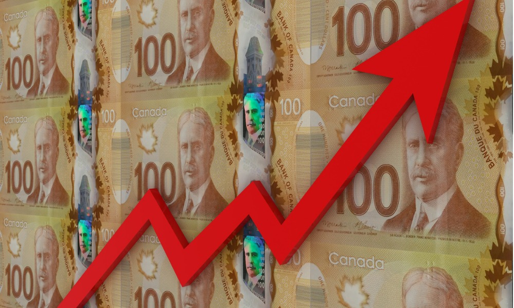 با اعلام نرخ تورم 7.7 درصدی ،میزان بالا رفتن هزینه زندگی کانادایی ها،دو برابر افزایش درآمدشان شد
