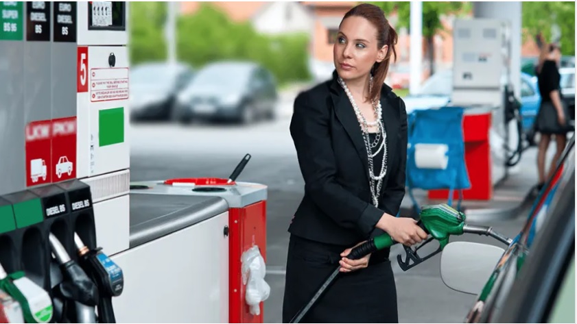 کارشناسان کانادایی از تداوم افزایش قیمت بنزین در ماه جولای خبر دادند