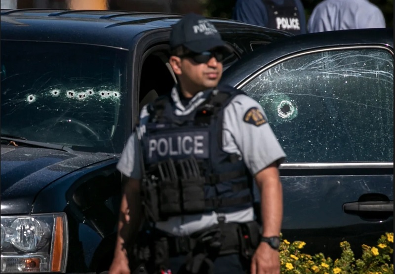 مهاجم مسلح پس از کشته و مجروح کردن دست کم چهار بی خانمان در لنگلی بریتیش کلمبیا توسط پلیس کشته شد