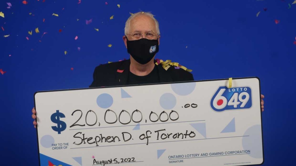 مرد تورنتویی با شماره های ثابتی که 36 سال بازی کرده بود ،برنده لاتاری 20 میلیون دلاری شد